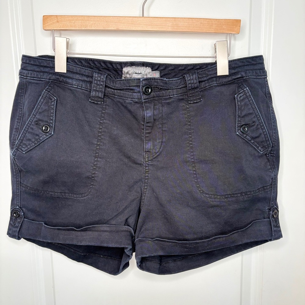 Torrid Shorts Black Stretch Cotton Twill Cuffed Utility Cargo Plus Size 18